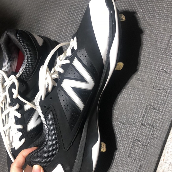 New Balance – Black/White Low 4040v3 Baseball Spikes (L4040BW3) - Picture 5 of 9
